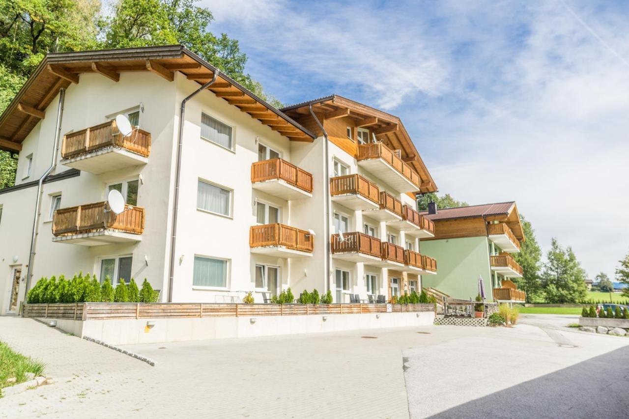 Praga Apartments & Restaurant Zell Am See-Kaprun ピーゼンドルフ エクステリア 写真