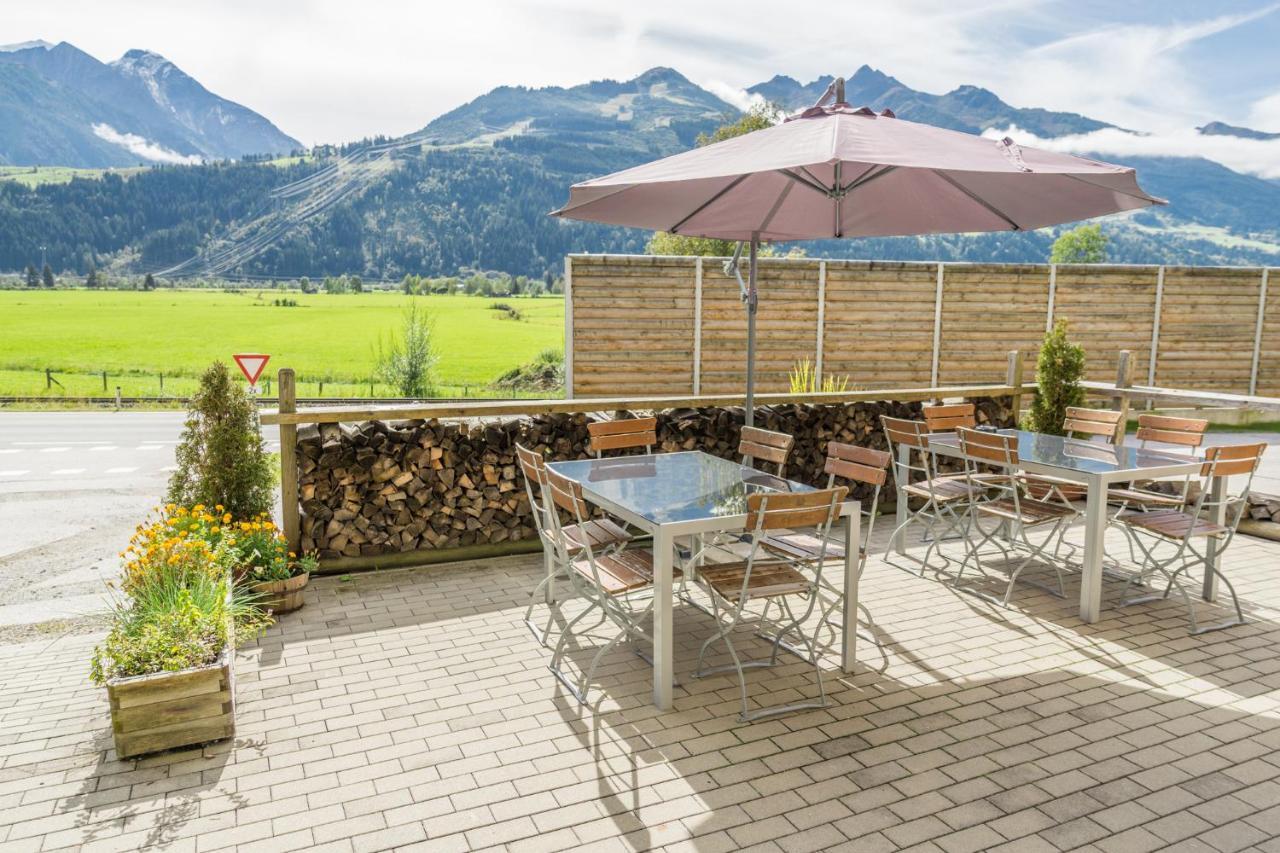 Praga Apartments & Restaurant Zell Am See-Kaprun ピーゼンドルフ エクステリア 写真