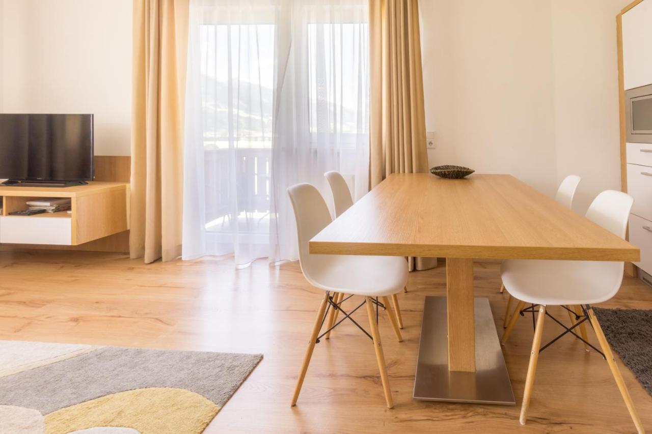Praga Apartments & Restaurant Zell Am See-Kaprun ピーゼンドルフ エクステリア 写真