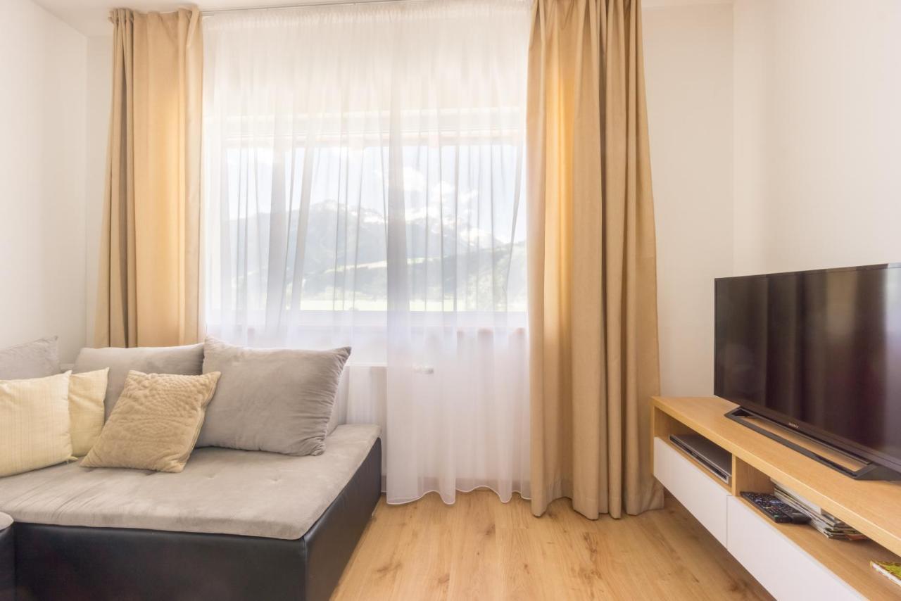 Praga Apartments & Restaurant Zell Am See-Kaprun ピーゼンドルフ エクステリア 写真