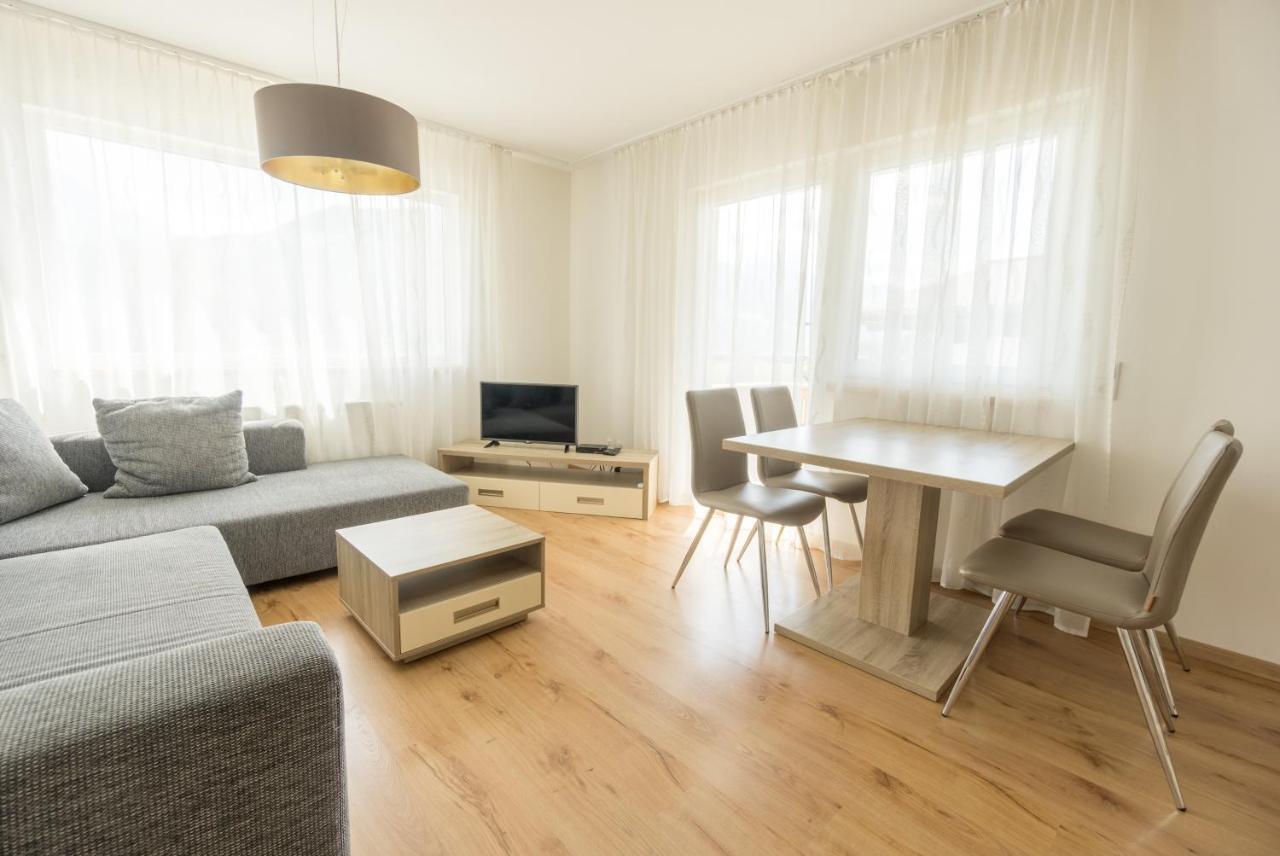 Praga Apartments & Restaurant Zell Am See-Kaprun ピーゼンドルフ エクステリア 写真