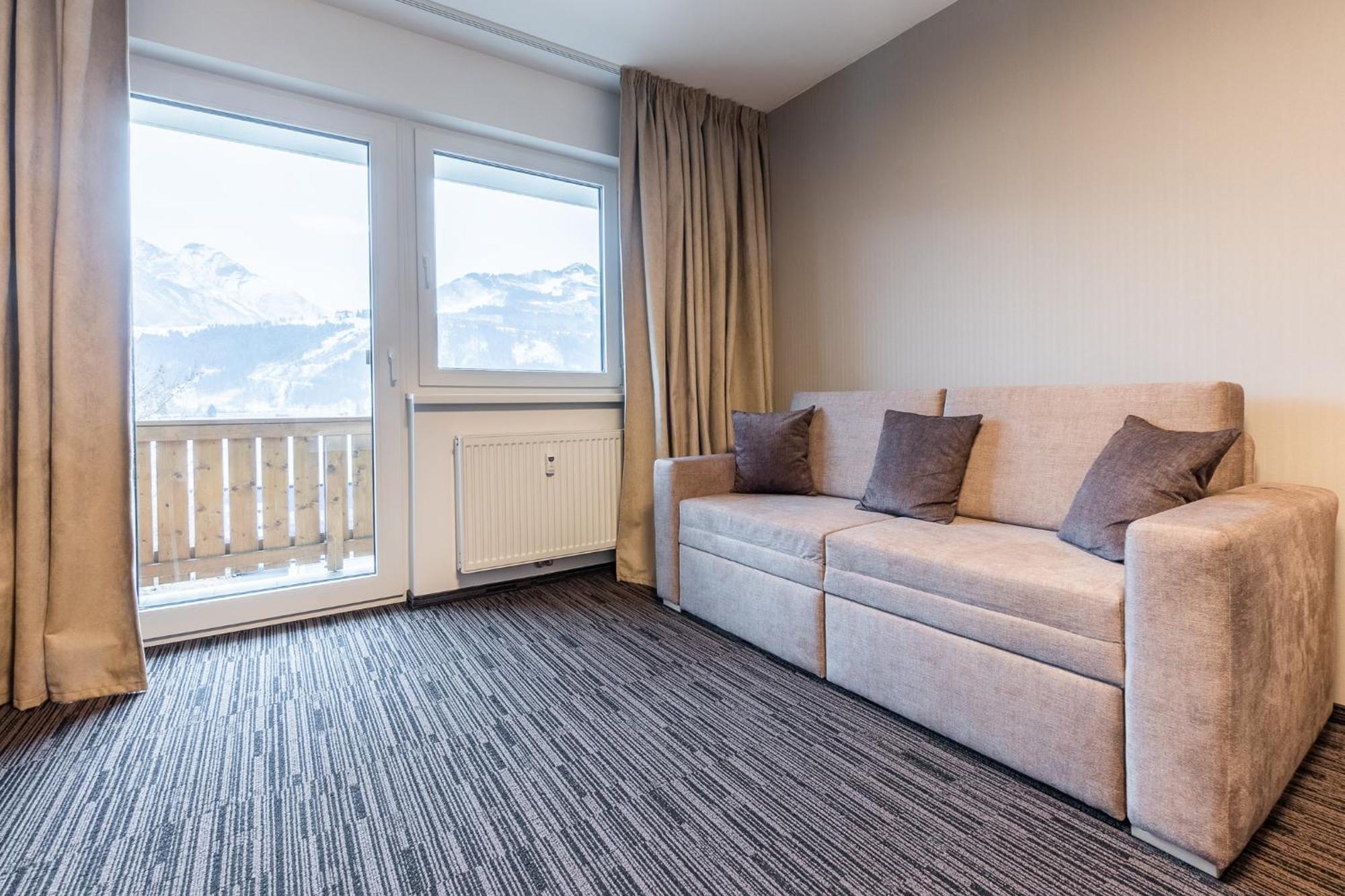 Praga Apartments & Restaurant Zell Am See-Kaprun ピーゼンドルフ エクステリア 写真