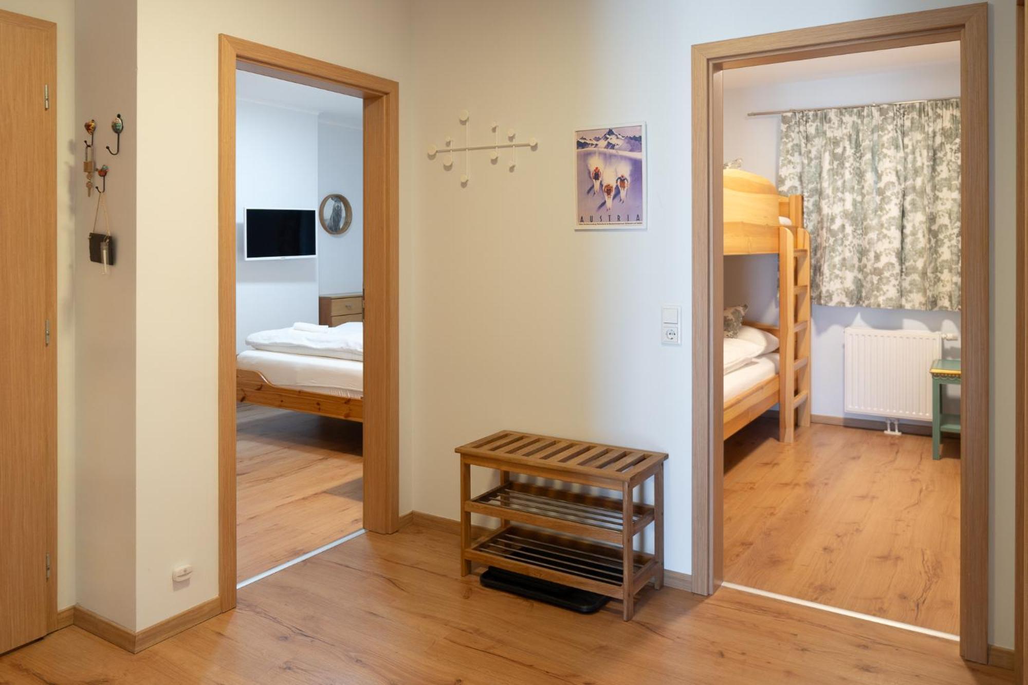 Praga Apartments & Restaurant Zell Am See-Kaprun ピーゼンドルフ エクステリア 写真